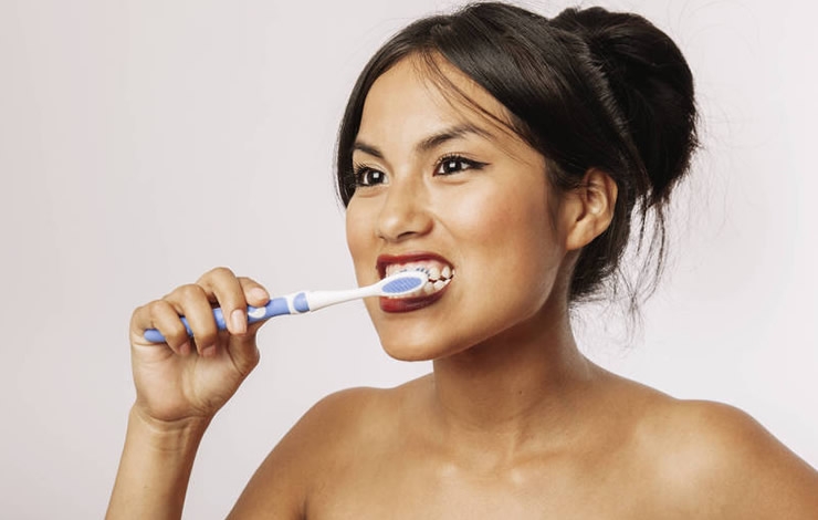 健康網》刷掉牙菌斑要多久？ 乾淨清潔有「4步驟」